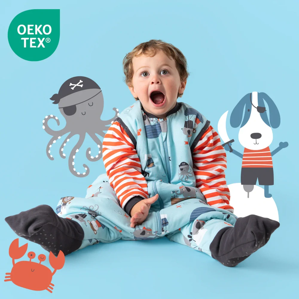 CELOROČNÝ PROTISKLZOVÝ spací vak s odopínateľnými rukávmi „DUPAČKY“  100% BAVLNA Pirát 70cm