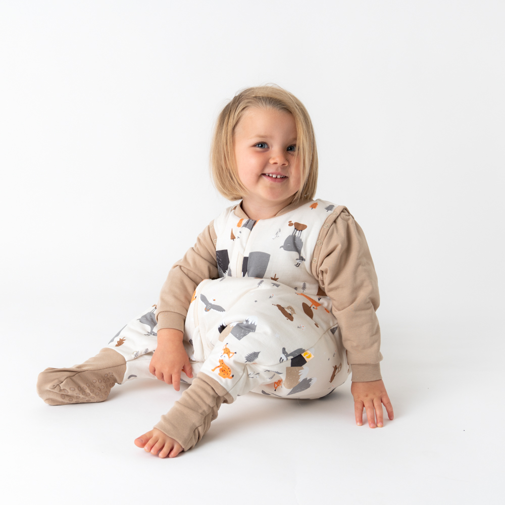 CELOROČNÝ PROTISKLZOVÝ spací vak s odopínateľnými rukávmi a s voľnými nohami „DUPAČKY“  Hory, 100% BAVLNA, 100cm